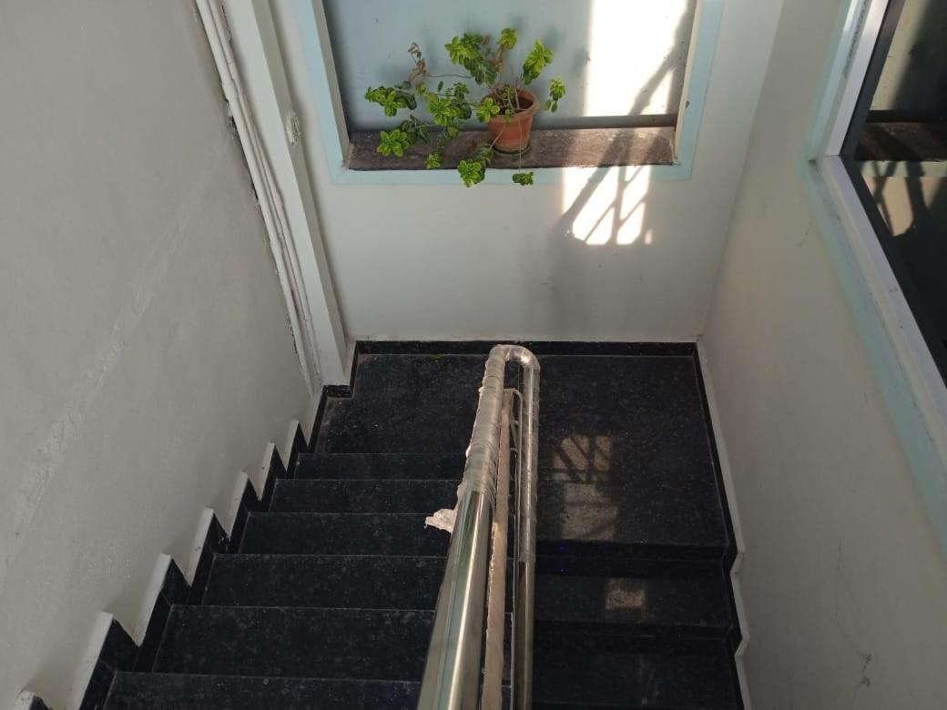Dziire Service Apartment Hyderabad Eksteriør bilde